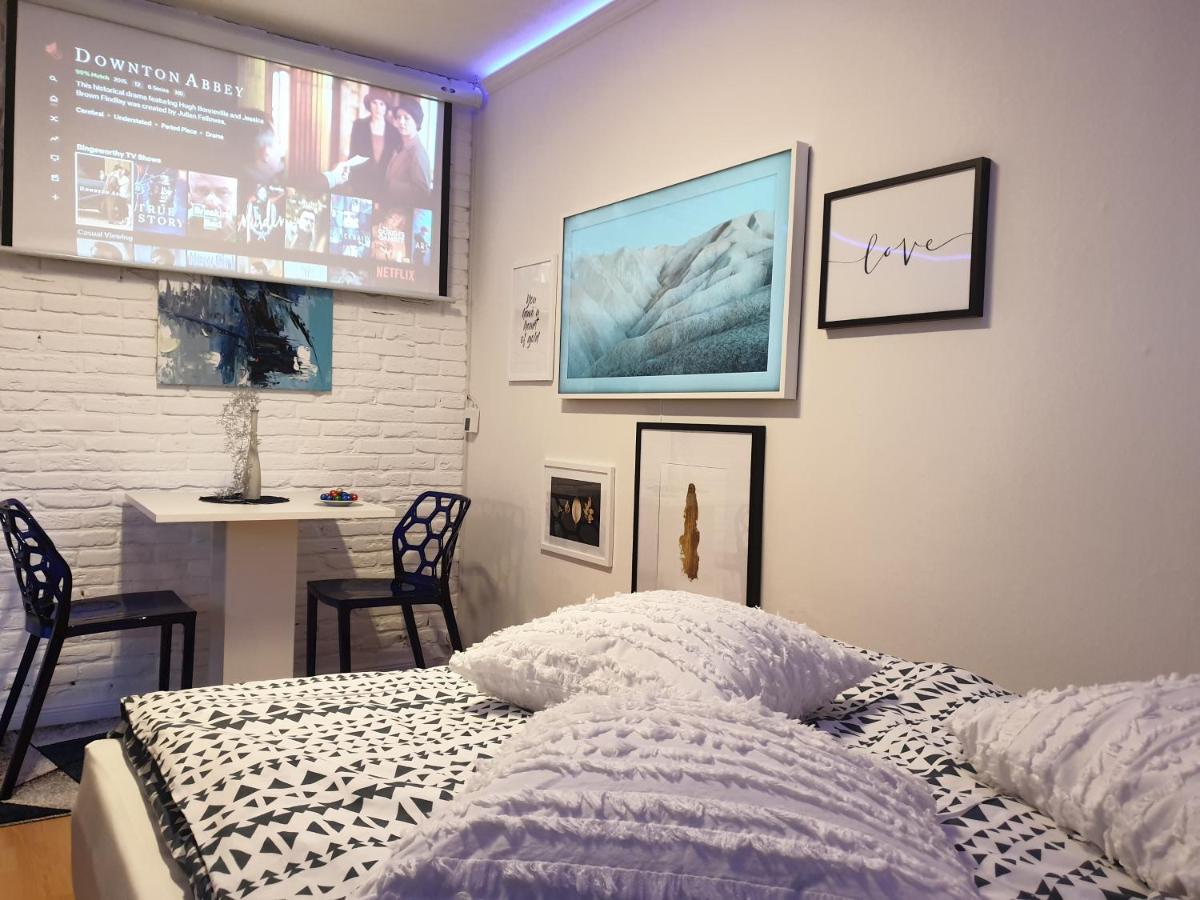 Gemuetlich U. Modern, Balkon,Pp,Strand,Delongi,Heimkino! Διαμέρισμα Γκλύξμπουργκ Εξωτερικό φωτογραφία
